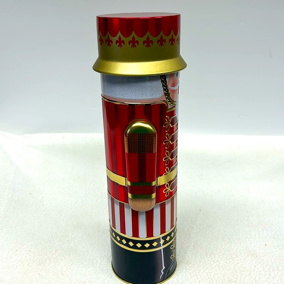12” Cylinder shaped red Nutcracker Soldier lidded tin - Picture 8 of 12